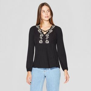 Knox Rose | Black Floral Embroidered Peasant Top | Large